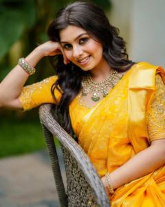 niranjana-anoop-latest-photos-004