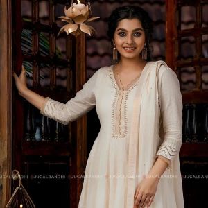 niranjana-anoop-latest-photos-in-onam-2021-Cotton-Anarkali-001