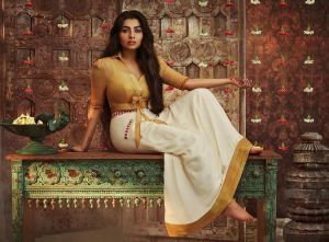niranjana-anoop-latest-photos-in-onam-2021-saree-009