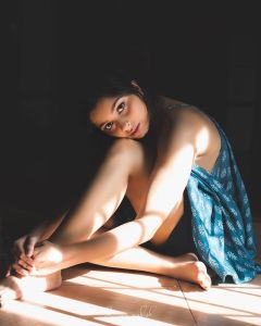 niranjana-anoop-modern-dress-photos-005
