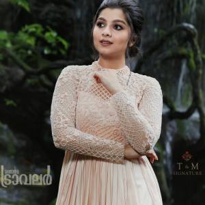 niranjana-anoop-new-photoshoot-for-travel-magazine
