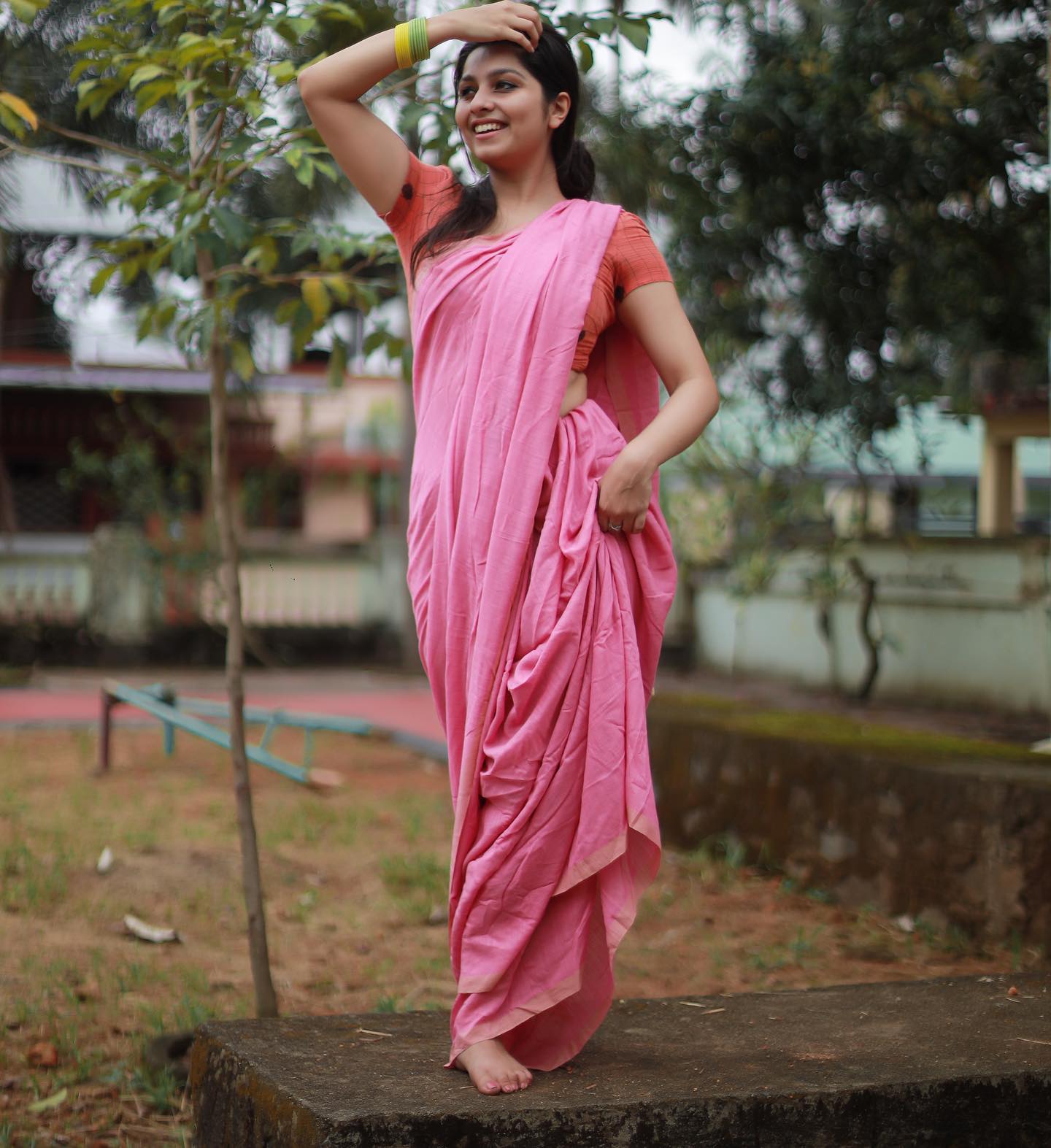 niranjana-anoop-in-pink-saree-photos-001