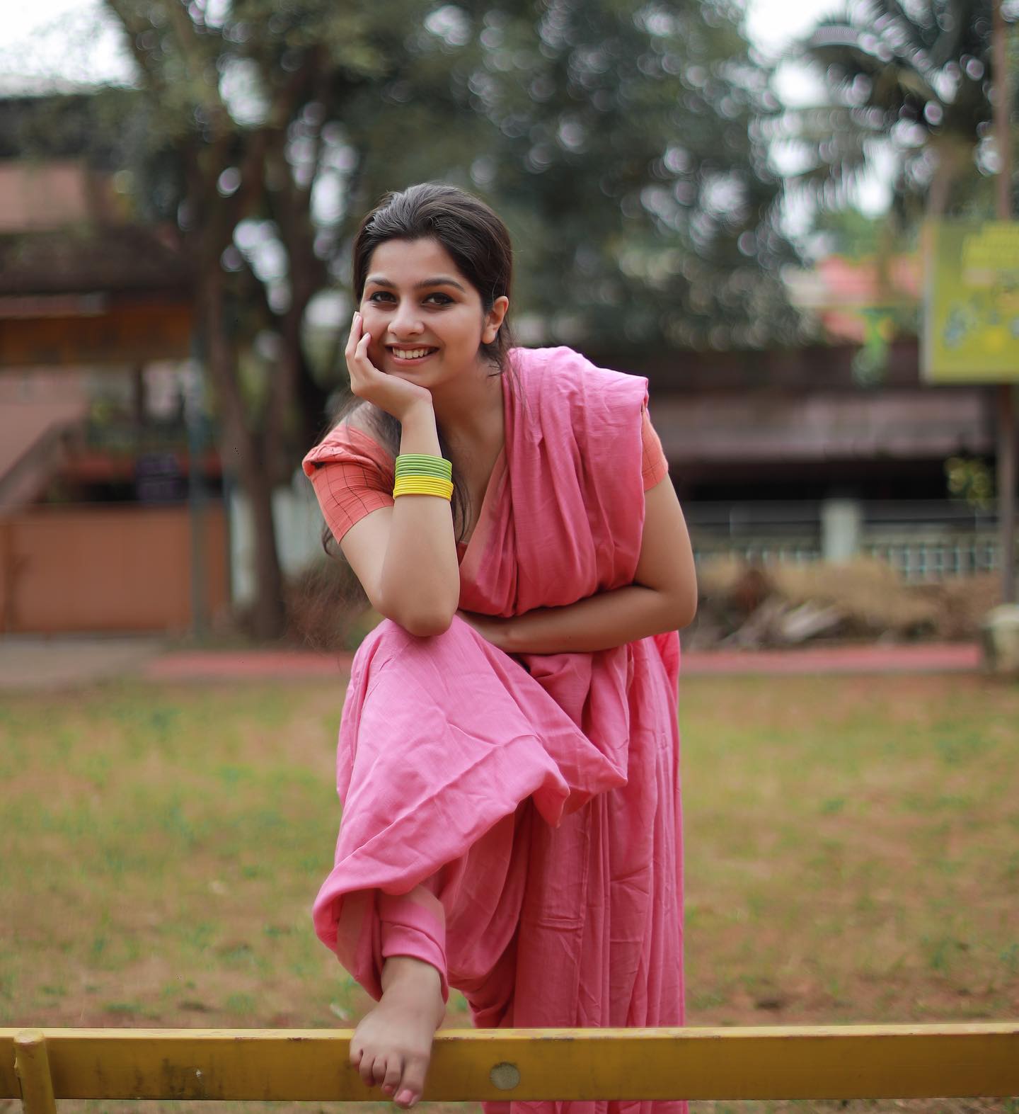 niranjana-anoop-in-pink-saree-photos-003