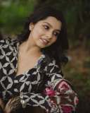 niranjana-anoop-in-simple-frock-style-design-photos-001