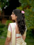 niranjana-anoop-in-trending-dhavani-style-images-001