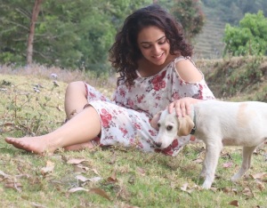 nithya-menen-latest-makeup-and-travel-look-photos-005