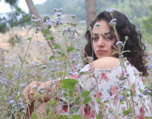 nithya-menen-latest-makeup-and-travel-look-photos-007