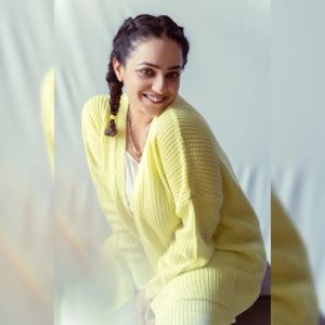 nithya-menon-in-lemon-yellow-dress-photos