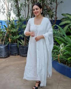 nithya-menon-recent-photos-in-white-churidar-003
