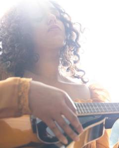 nithya-menon-with-guitar-images-001