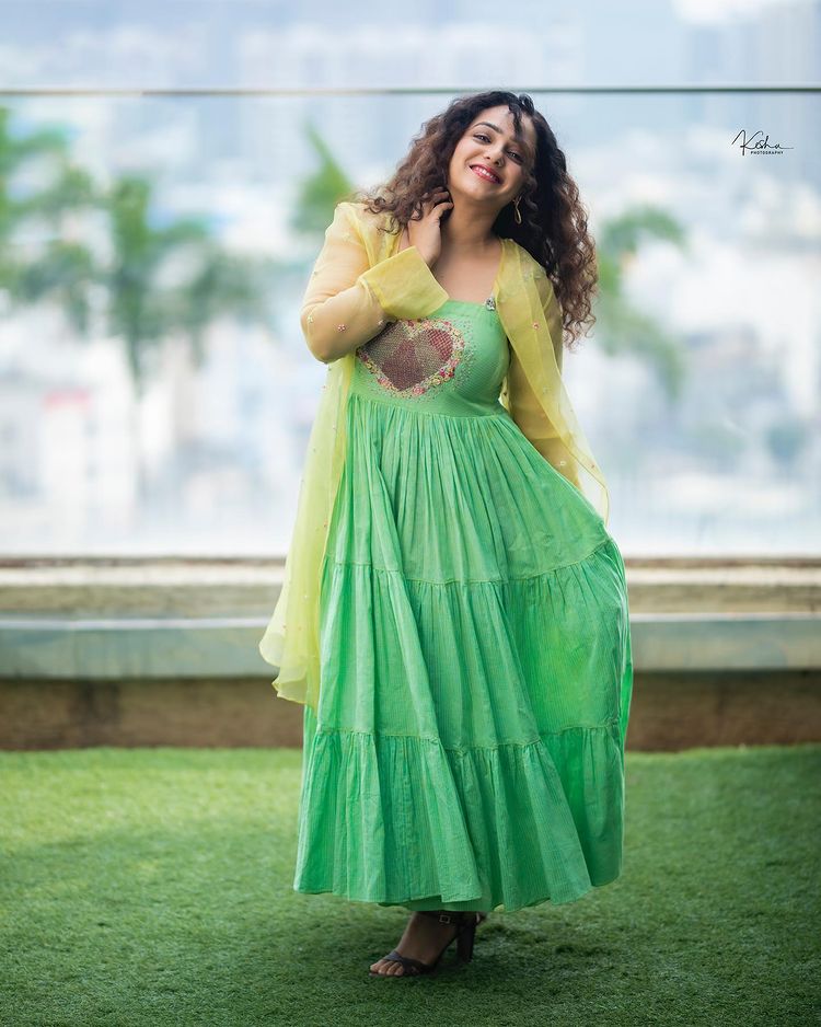 nithya-menon-new-photos-in-green-salwar-suit-005