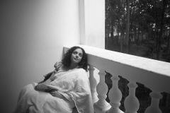 nithya-menon-in-kerala-saree-simple-look-photos-021