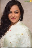 nithya-menon-latest-stills-400-00192