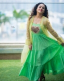 nithya-menon-new-images-in-green-salwar-suit-004