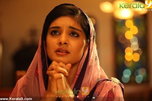 7383nivetha_thomas_photos_27-001