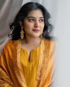 nivetha-thomas-beautiful-mango-yellow-salwar-suit-images-006