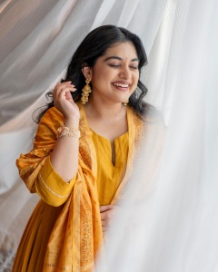 nivetha-thomas-beautiful-mango-yellow-salwar-suit-images-008