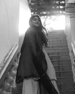 nivetha-thomas-beautiful-salwar-suit-images-011