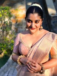nivetha-thomas-body-fit-dress-photos-003