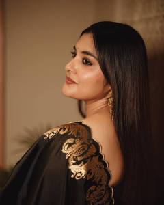nivetha-thomas-body-fit-dress-photos-008