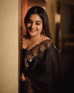 nivetha-thomas-body-fit-dress-photos-011