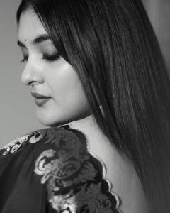 nivetha-thomas-body-fit-dress-photos-013