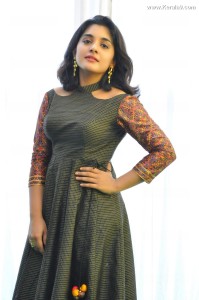 nivetha-thomas-hd-latest-images-8_8767_1234_temp93