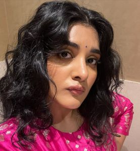 nivetha-thomas-in-churidar-photos-004