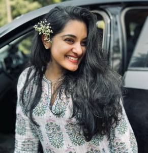 nivetha-thomas-in-saree-photos-001