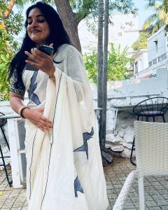 nivetha-thomas-in-saree-photos-006