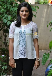 nivetha-thomas-latest-images-500-00131
