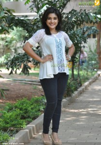 nivetha-thomas-latest-images-500-00259
