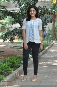 nivetha-thomas-latest-photos-100-00950