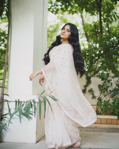 nivetha-thomas-latest-photos-and-looks-025