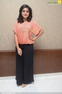 nivetha-thomas-latest-photoshoot-10042