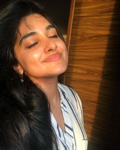 nivetha-thomas-photos-hd-wallpaper-003