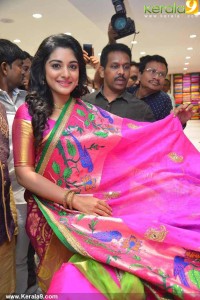 nivetha-thomas-pics-111-00455
