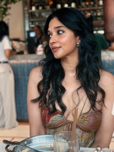 nyla-usha-in-outing-outfit-ideas-photos