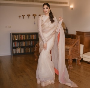 nyla-usha-in-party-wear-outfit-photos-005