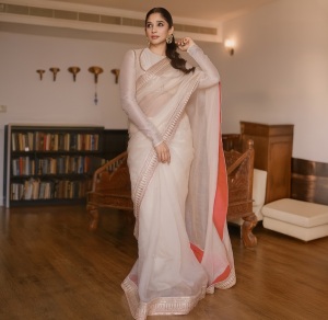 nyla-usha-in-party-wear-outfit-photos-006