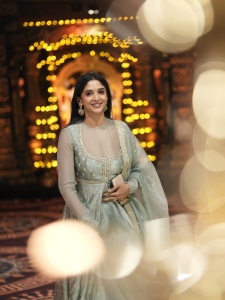 nyla-usha-in-party-wear-outfit-photos-013