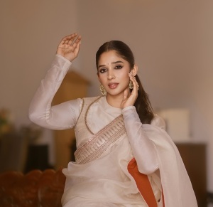 nyla-usha-in-party-wear-outfit-photos