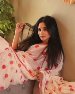 nyla-usha-in-saree-photos-002