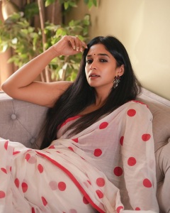 nyla-usha-in-saree-photos-003
