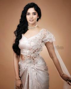 nyla-usha-latest-photos-for-paappan-movie-promotion-004