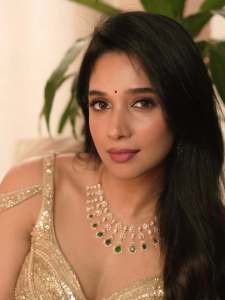 nyla-usha-photos-in-jewellery-ad-shoot-005