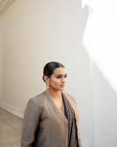 1_parvathy-thiruvothu-different-shades-trending-photos-027