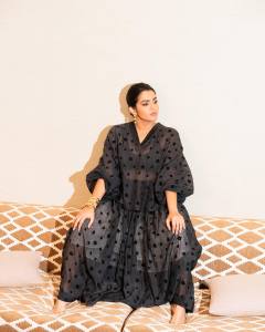 1_parvathy-thiruvothu-different-shades-trending-photos-037