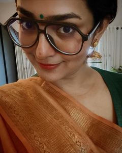 parvathy-latest-photos-in-saree-001