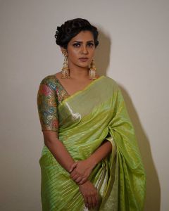 parvathy menon latest saree photos